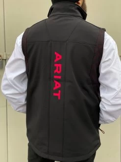 Ariat Vernon Vent Softshell Men's Vest - Black/Red 8 Ariat Vernon Vent Softshell Men's Vest - Black/Red -Guadalajara Western Wear IMG 0964