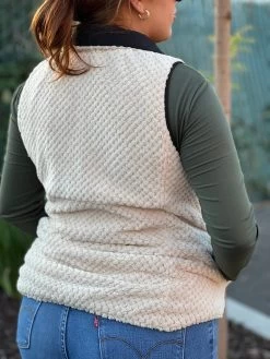 Ariat Women Reversible Chimayo Vest -Guadalajara Western Wear IMG 15152