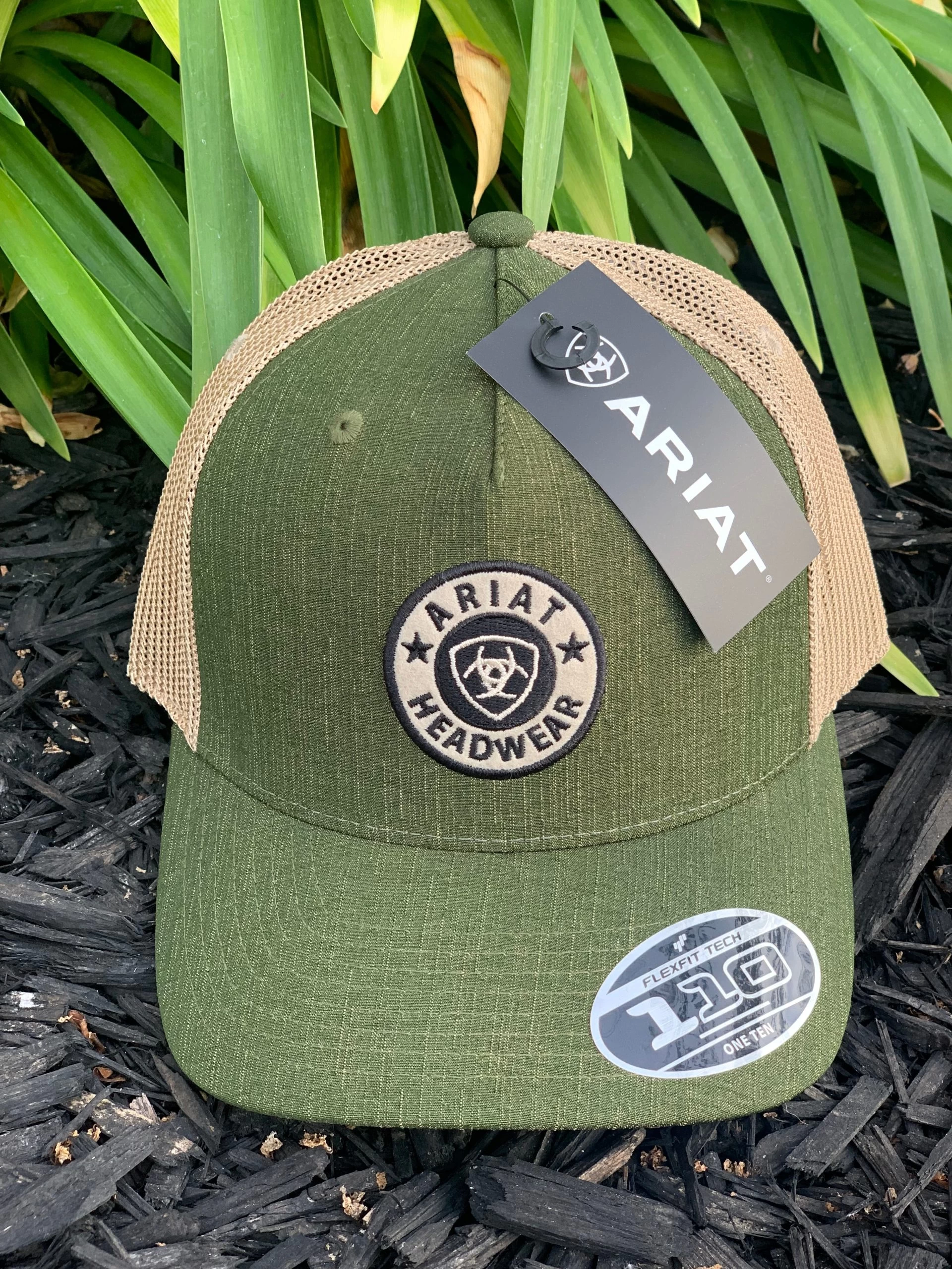 Ariat Men's Round Shield Logo Cap 3 Ariat Men's Round Shield Logo Cap