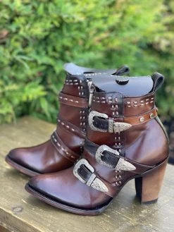 Cuadra Saltillo Golden Leather Ankle Boot -Guadalajara Western Wear IMG 7857