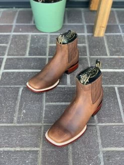 Wild West Walnut Rage Wide Square Toe Botin Charro -Guadalajara Western Wear IMG 9721